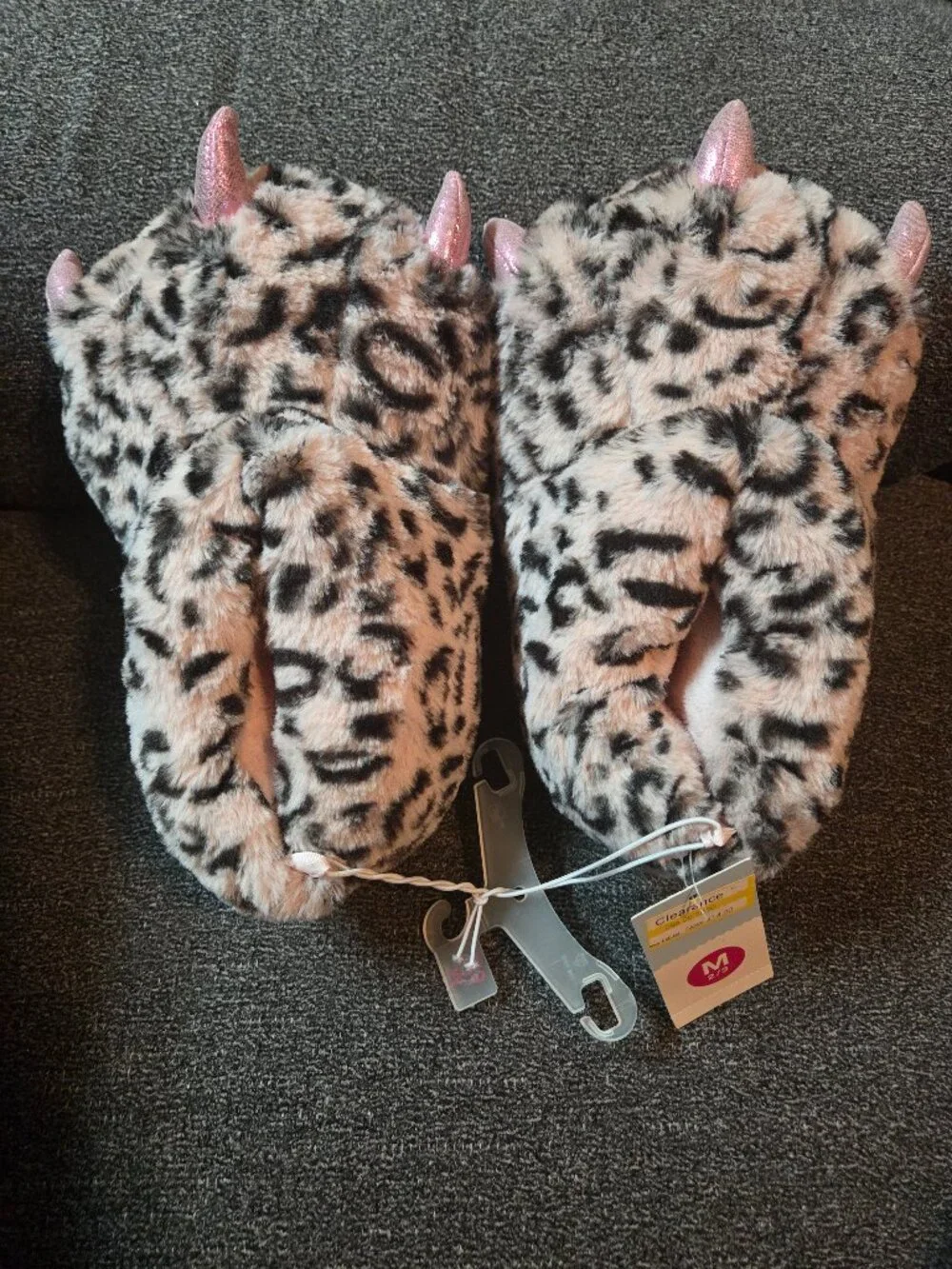 Cat & Jack  print claw slippers sz. M 2/3